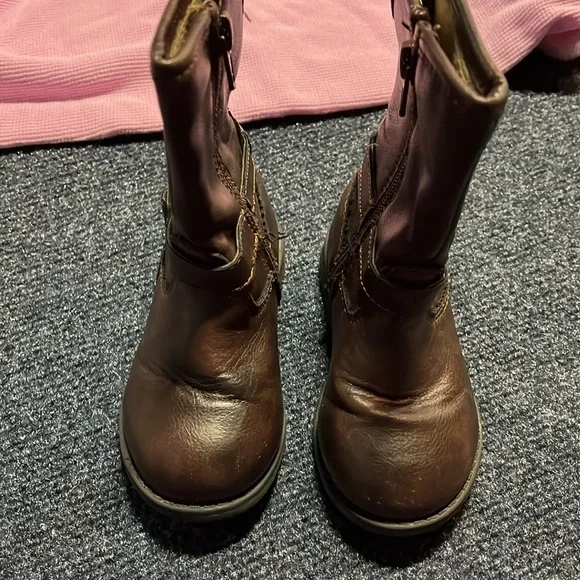 Carter’s Brown Boots size 6 - Picture 2 of 3